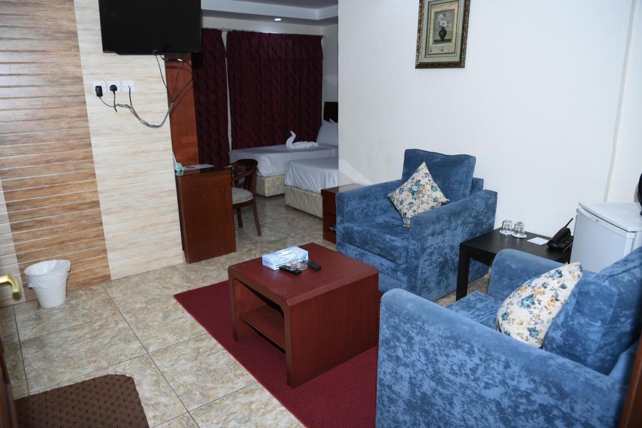 Continental Suite Farwaniya Kuwait City Exterior photo