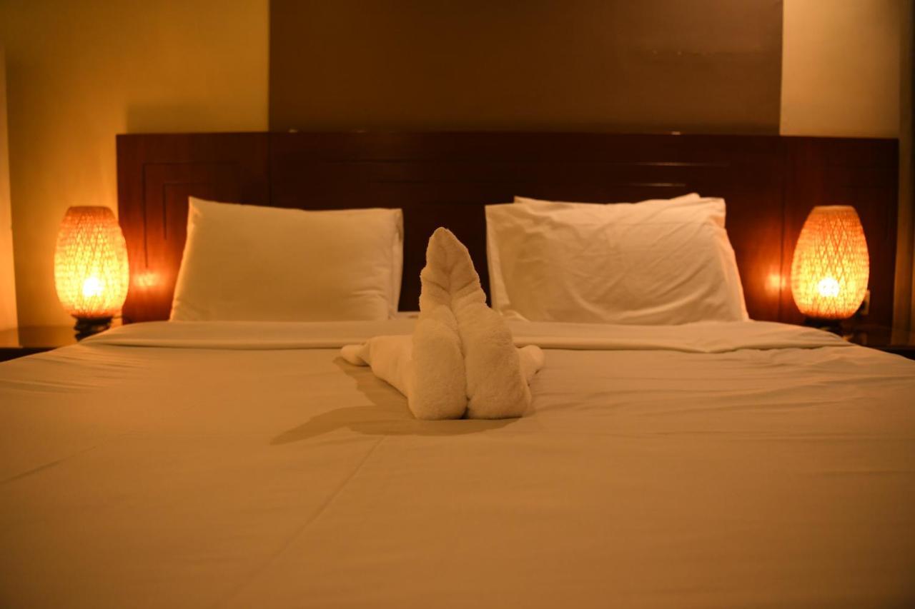 Continental Suite Farwaniya Kuwait City Exterior photo