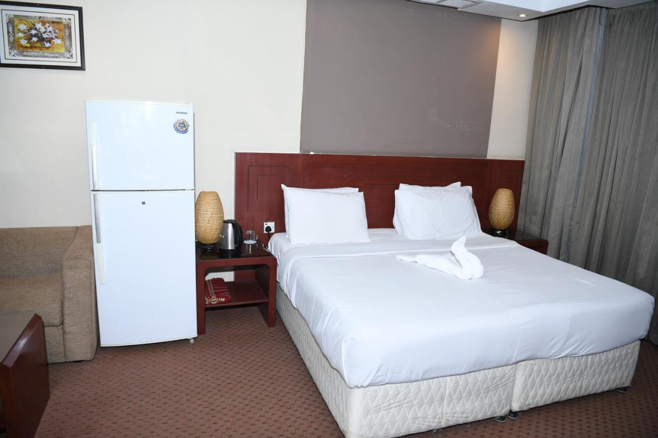 Continental Suite Farwaniya Kuwait City Exterior photo