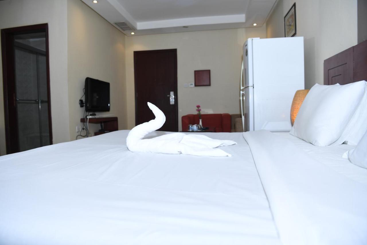 Continental Suite Farwaniya Kuwait City Exterior photo