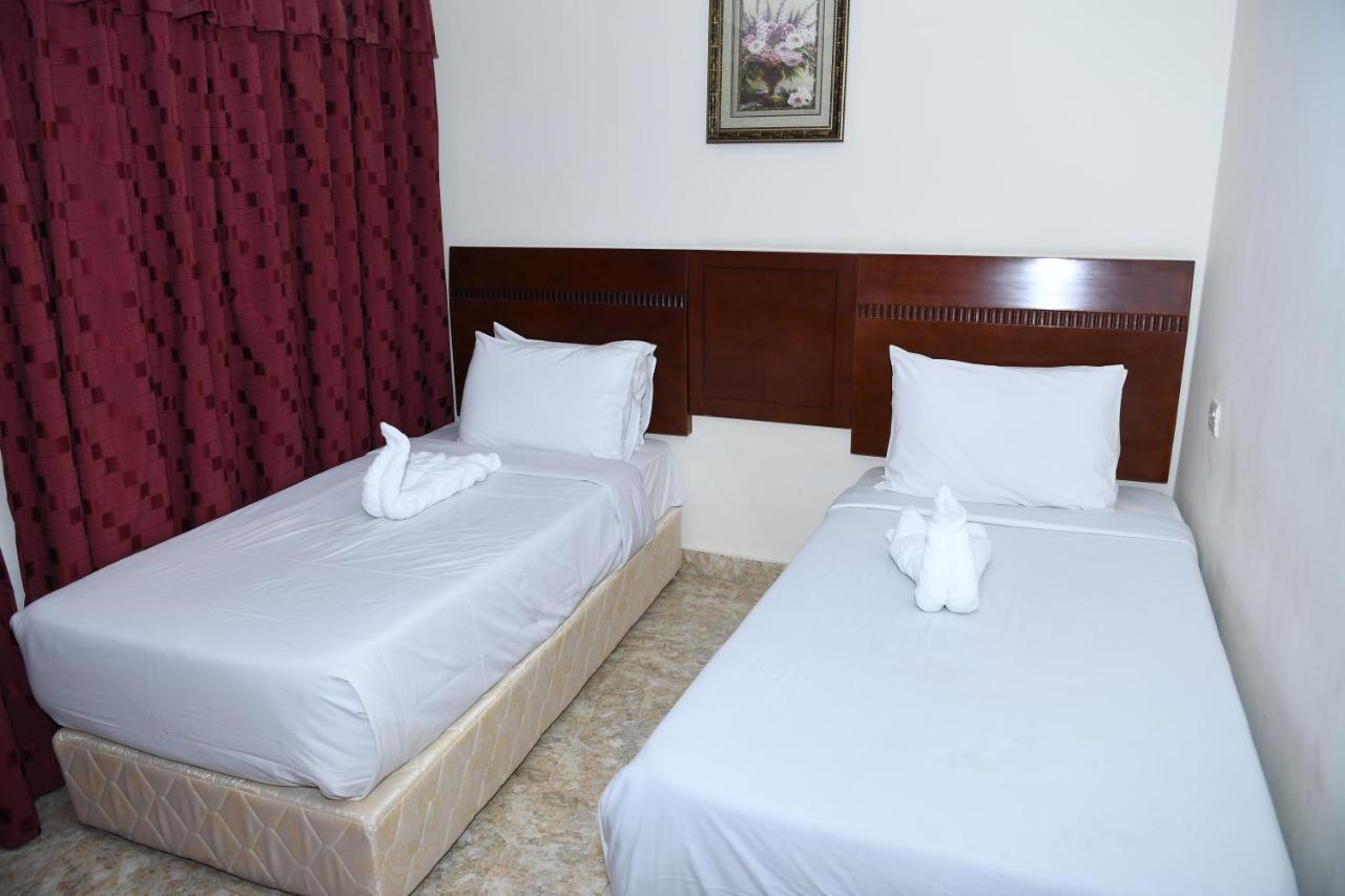 Continental Suite Farwaniya Kuwait City Exterior photo