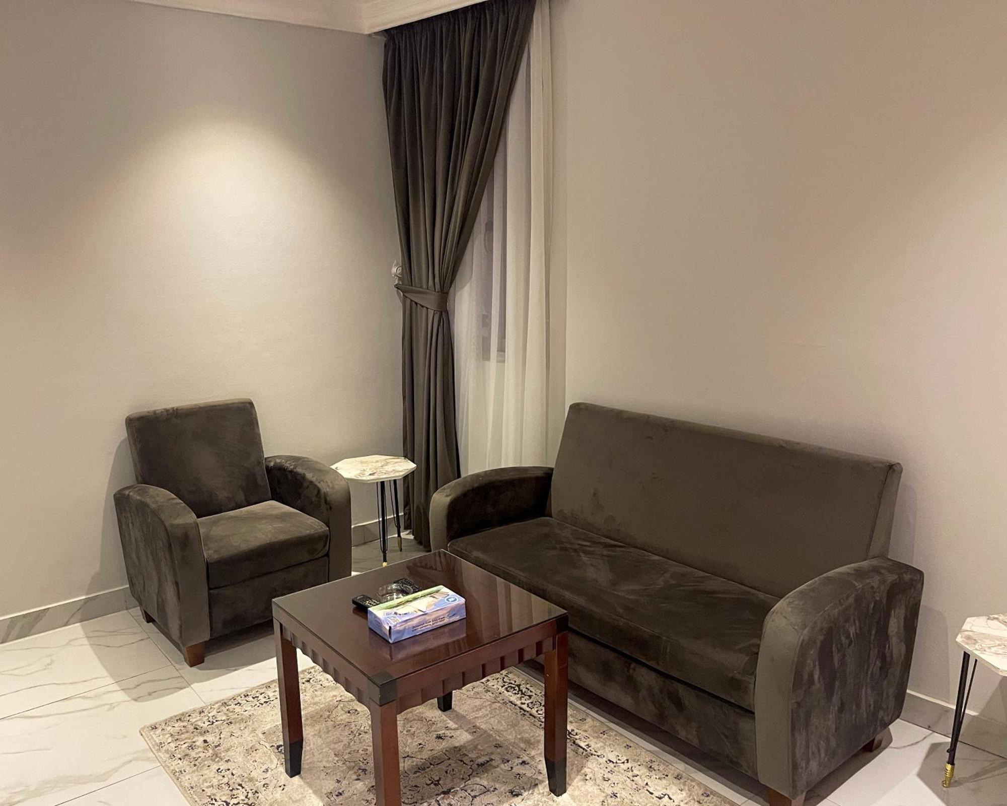 Continental Suite Farwaniya Kuwait City Exterior photo