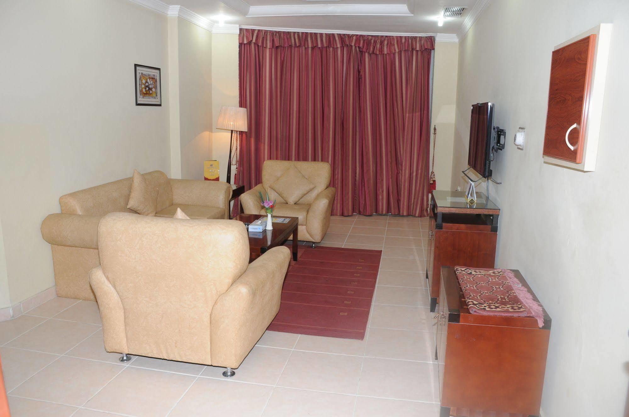 Continental Suite Farwaniya Kuwait City Exterior photo