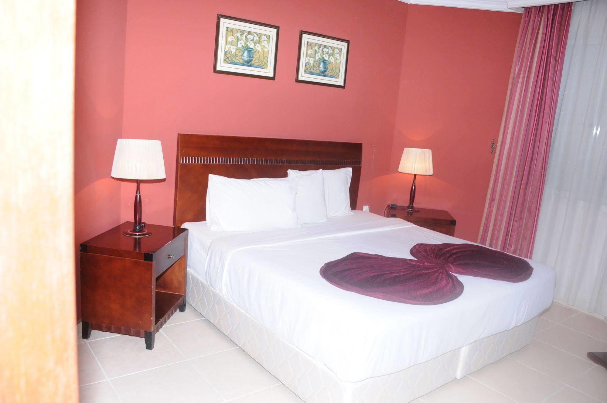 Continental Suite Farwaniya Kuwait City Exterior photo